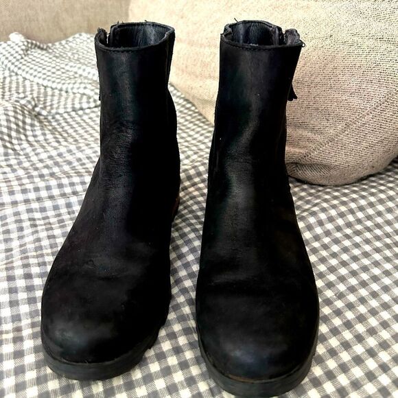 Sorel Emelie Chelsea zip Black Leather suede Ankle Bootie Women's Size 6… - Picture 2 of 9